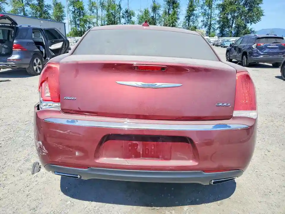 2C3CCAKG1JH250384 2018 CHRYSLER 300-5