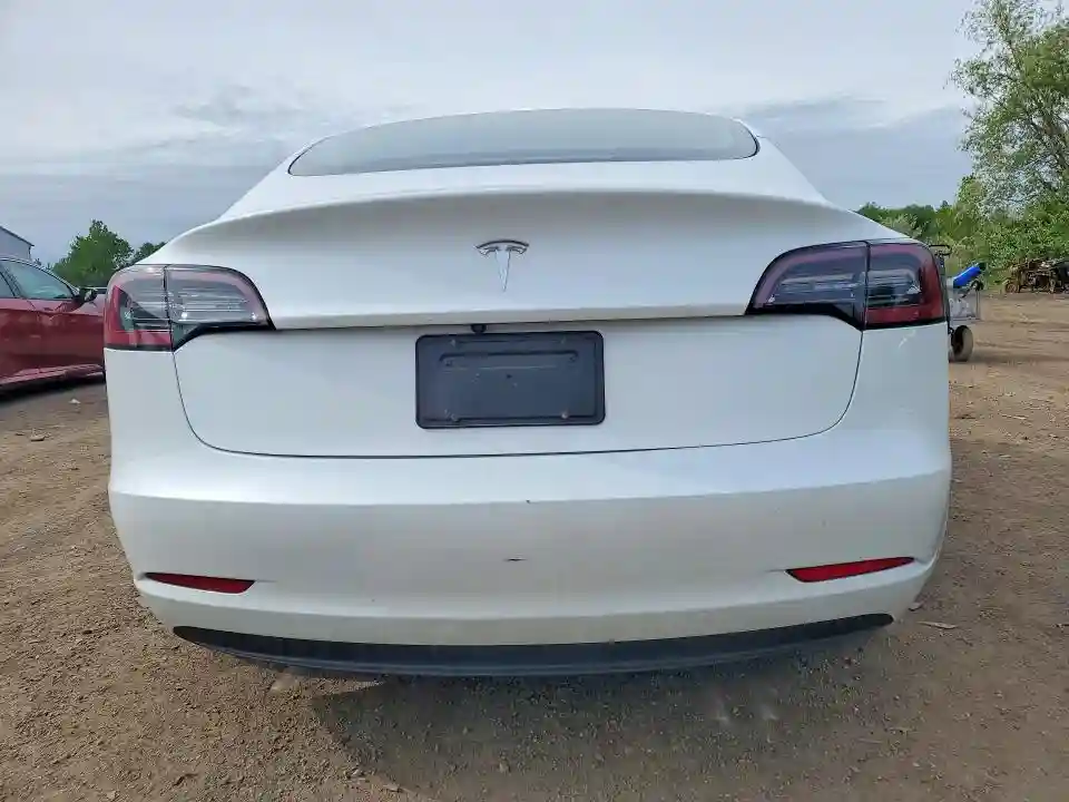 5YJ3E1EA2PF575377 2023 TESLA MODEL 3-5