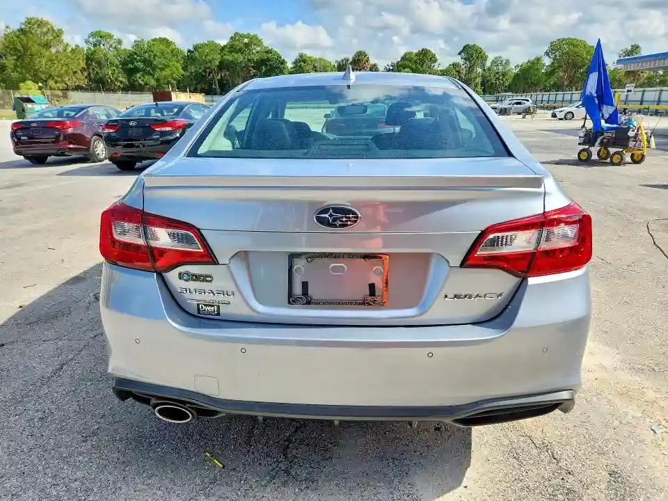 4S3BNAS64J3018812 2018 SUBARU LEGACY-5