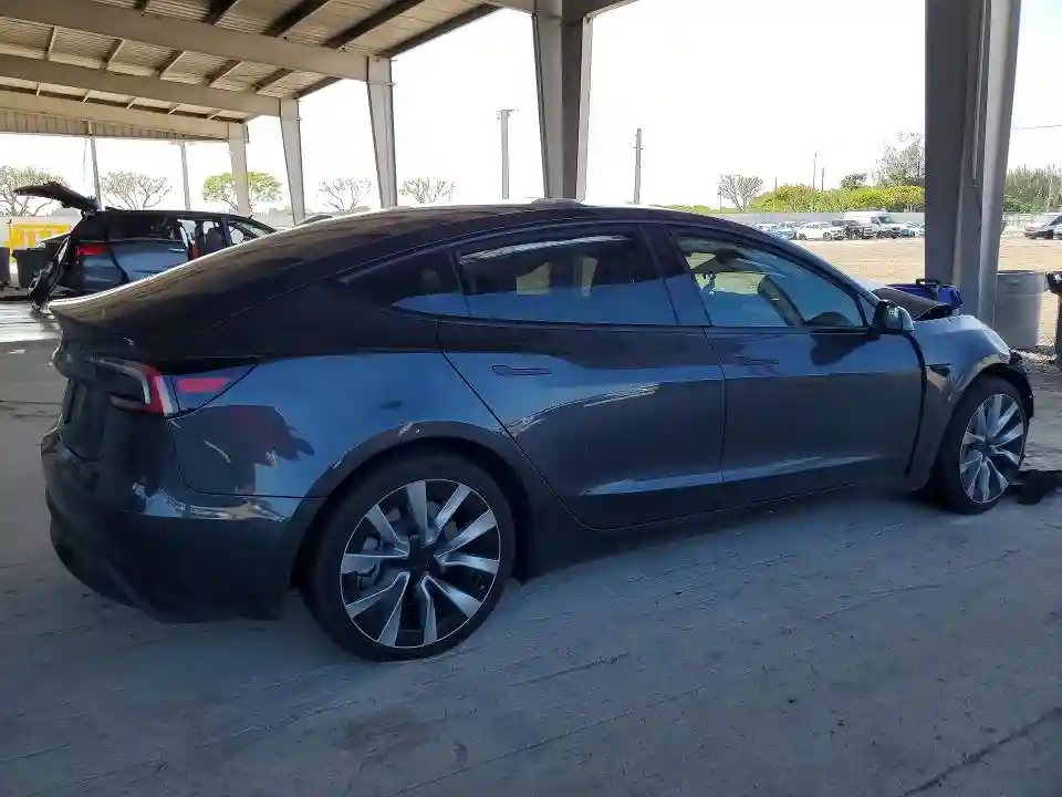 5YJ3E1EA4SF895034 2025 TESLA MODEL 3-2