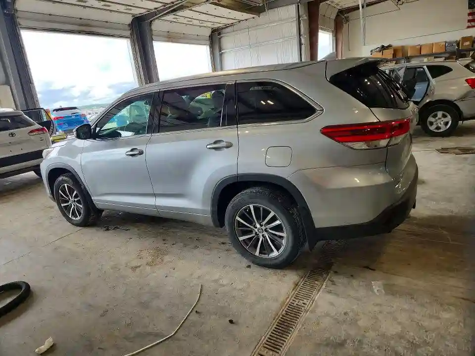 5TDJZRFHXHS357173 2017 TOYOTA HIGHLANDER-1