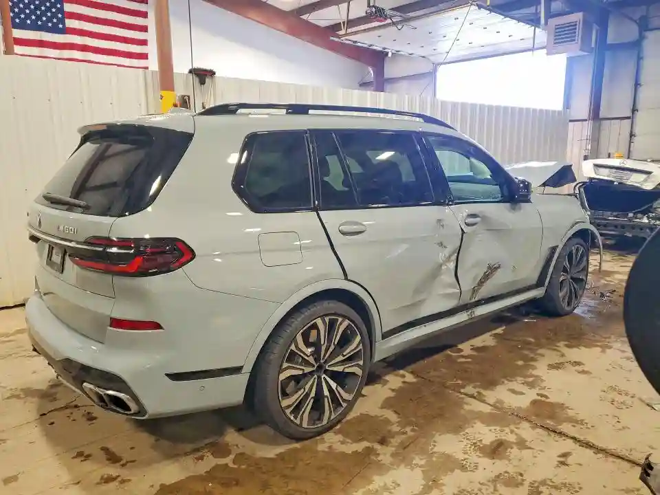 5UX33EM02S9Y23621 2025 BMW X7-2