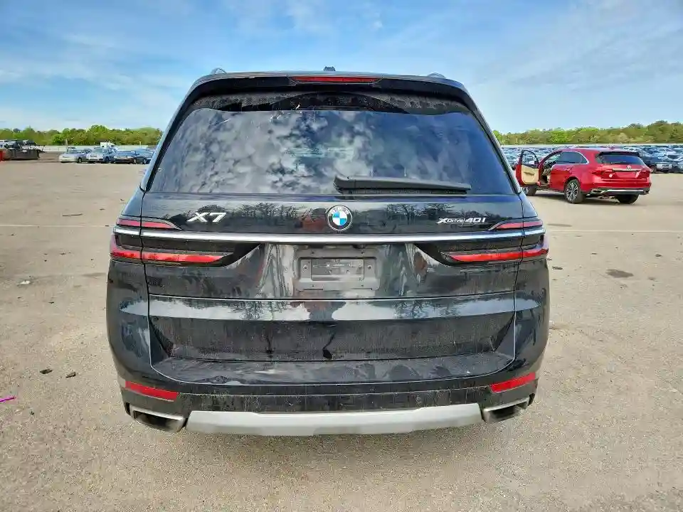 5UX23EM09S9Z32573 2025 BMW X7-5