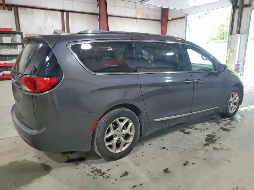 2C4RC1BGXJR123231 2018 CHRYSLER PACIFICA-2