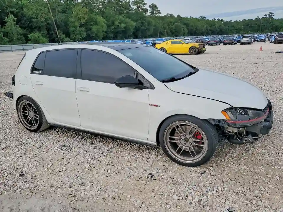 3VW4T7AU1FM051898 2015 VOLKSWAGEN GTI-3