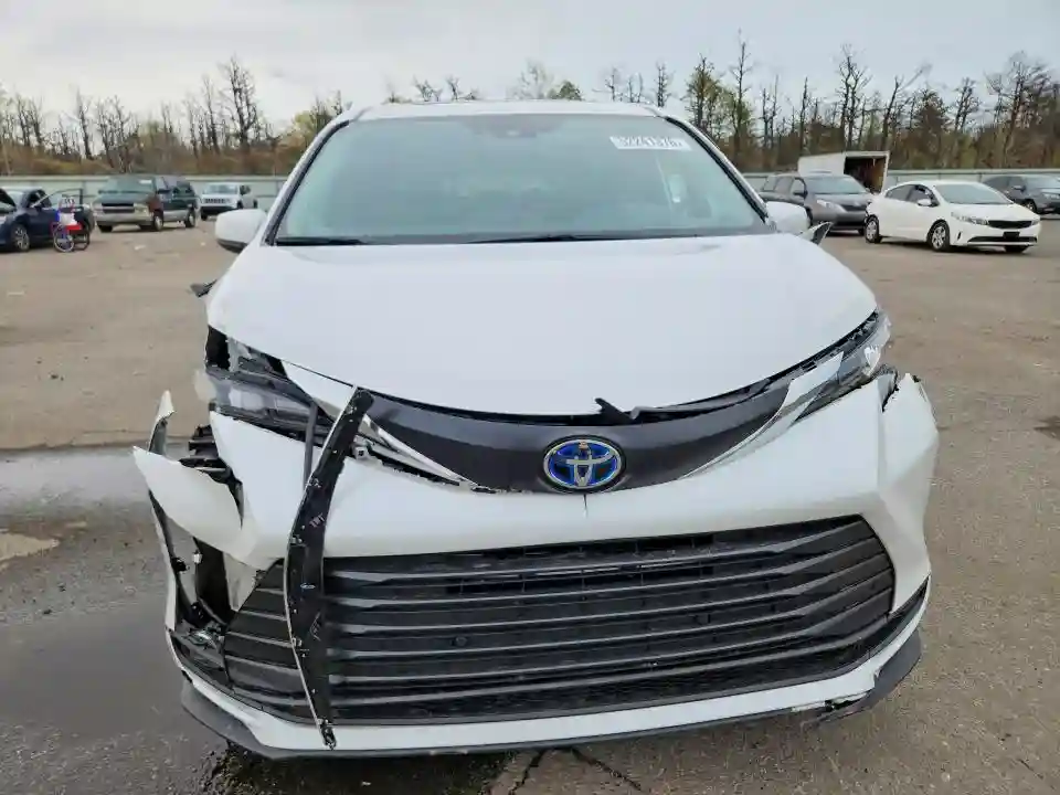 5TDJRKEC1SS253627 2025 TOYOTA SIENNA-4