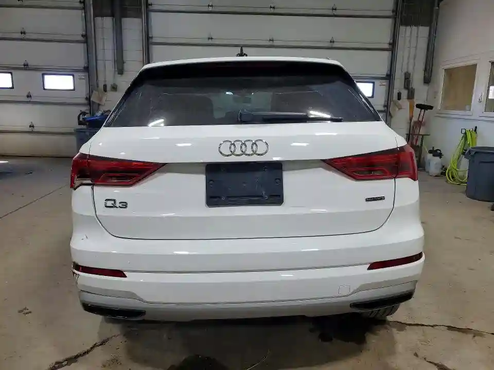 WA1AECF37K1076623 2019 AUDI Q3-5