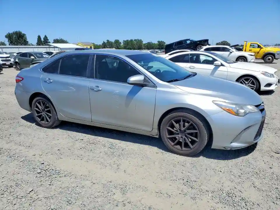 4T1BF1FKXFU049564 2015 TOYOTA CAMRY-3