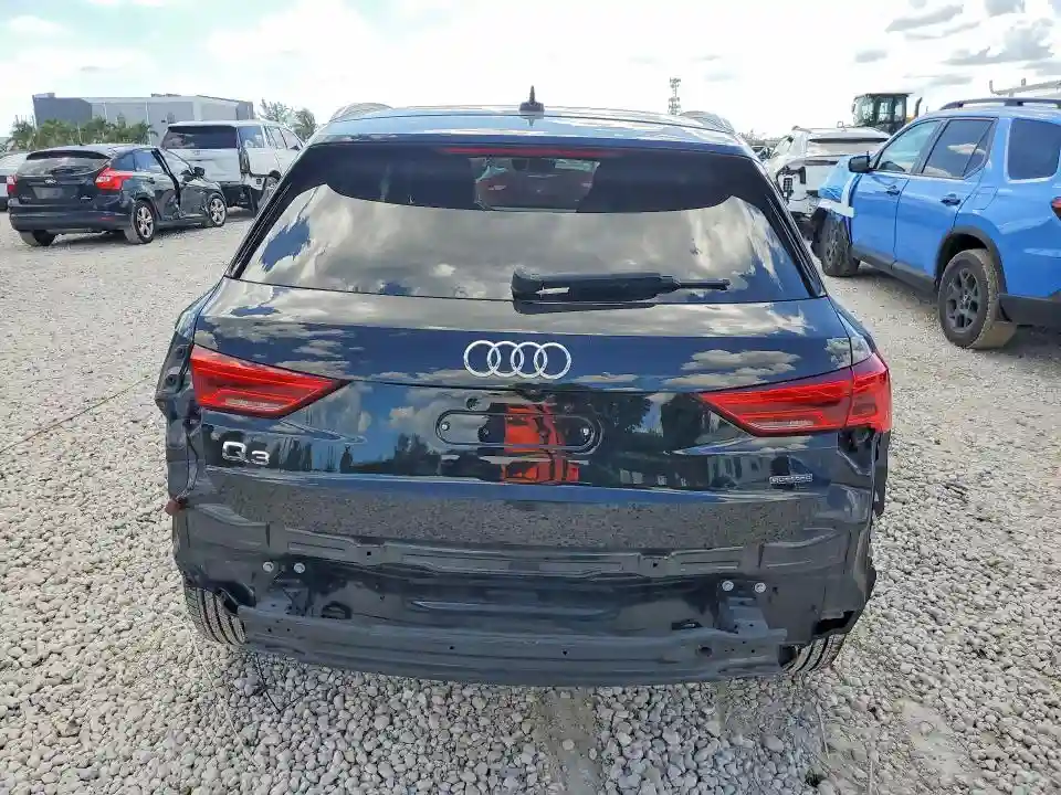 WA1AECF30L1026244 2020 AUDI Q3-5
