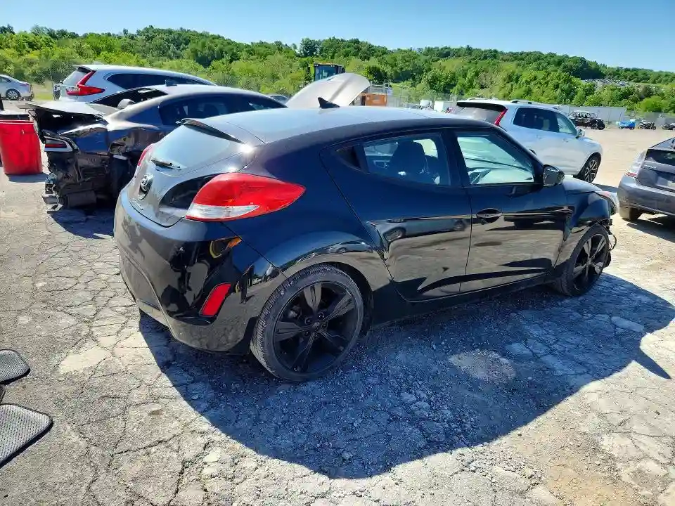 KMHTC6AD6HU323557 2017 HYUNDAI VELOSTER-2