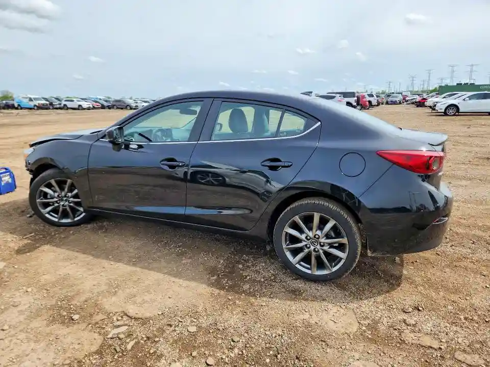 3MZBN1V31JM239877 2018 MAZDA 3-1