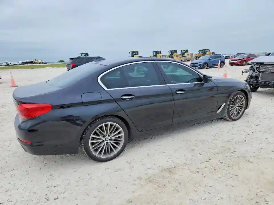 WBAJA5C50JG899812 2018 BMW 5 SERIES-2