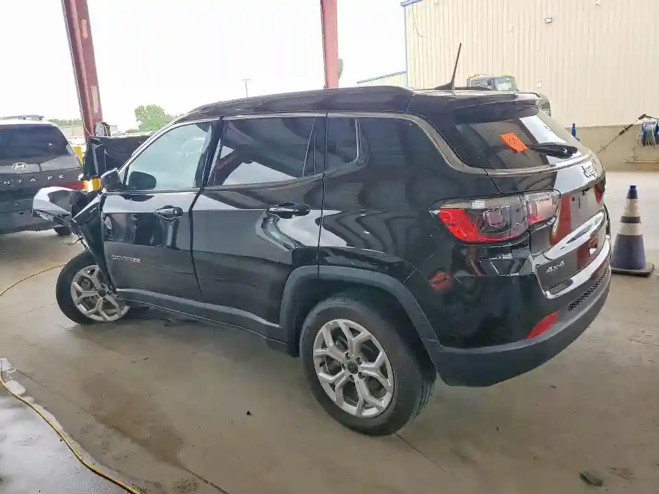 3C4NJDBN8ST607708 2025 JEEP COMPASS-1