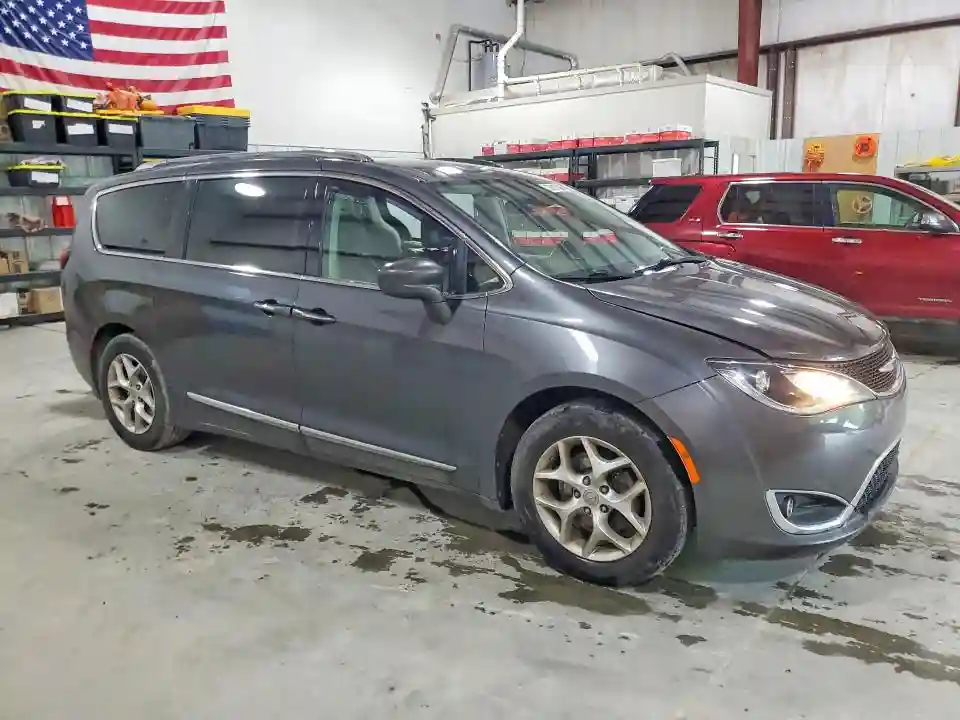 2C4RC1BGXJR123231 2018 CHRYSLER PACIFICA-3