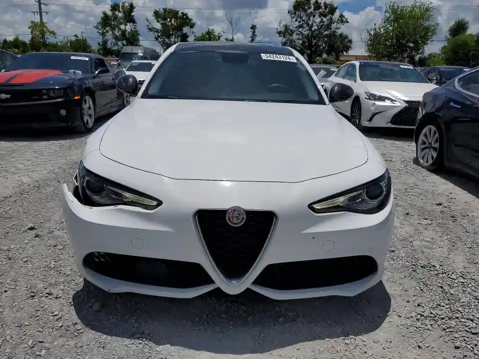 ZARFAEDN2H7532756 2017 ALFA ROMEO GIULIA-4