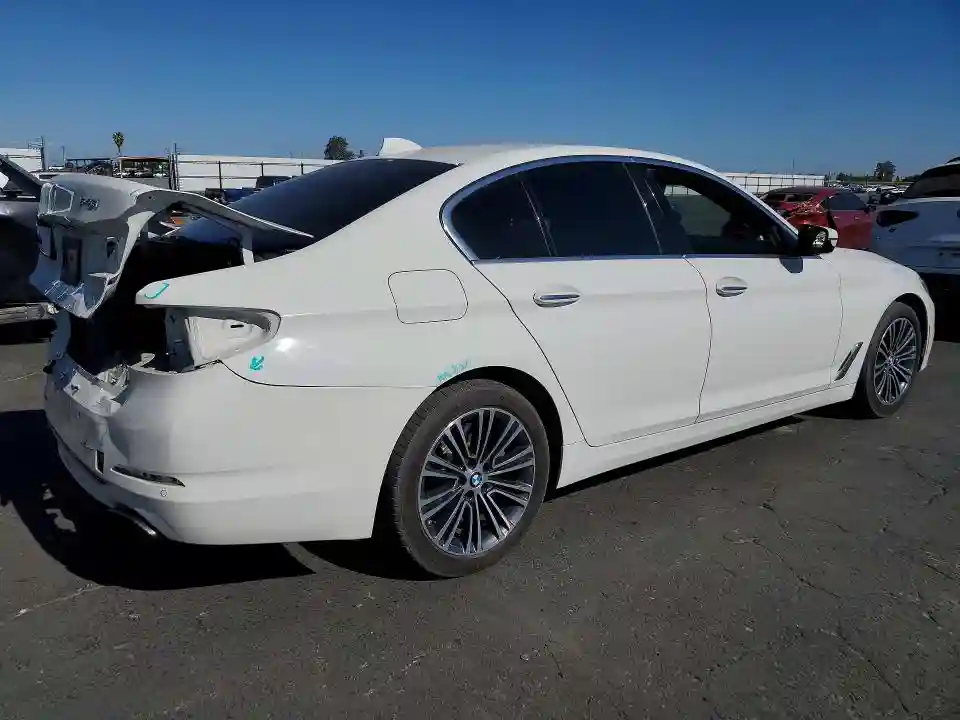WBAJE5C58JWA97277 2018 BMW 5 SERIES-2