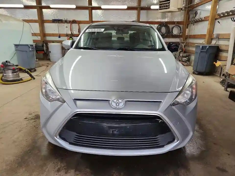 3MYDLBYV9JY321760 2018 TOYOTA YARIS-4