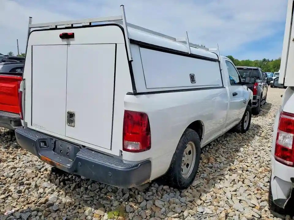 3C6JR7DG7KG588818 2019 RAM 1500-2