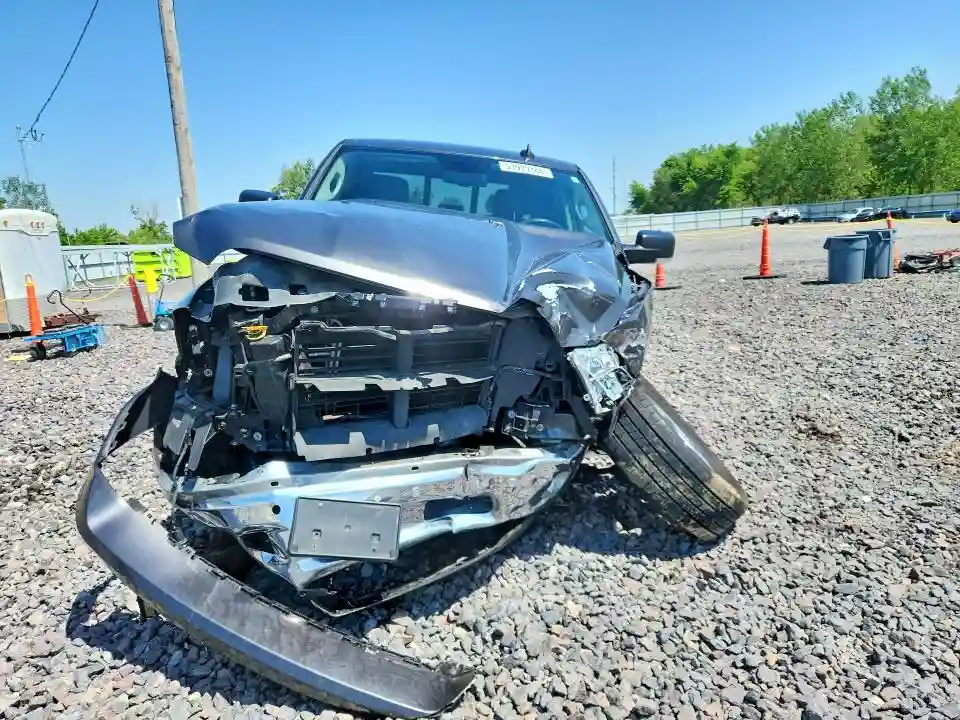 3C6RR7LT9HG525276 2017 RAM 1500-4