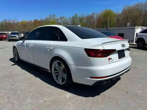 WAUB4AF45KA008697 2019 AUDI S4/RS4-1