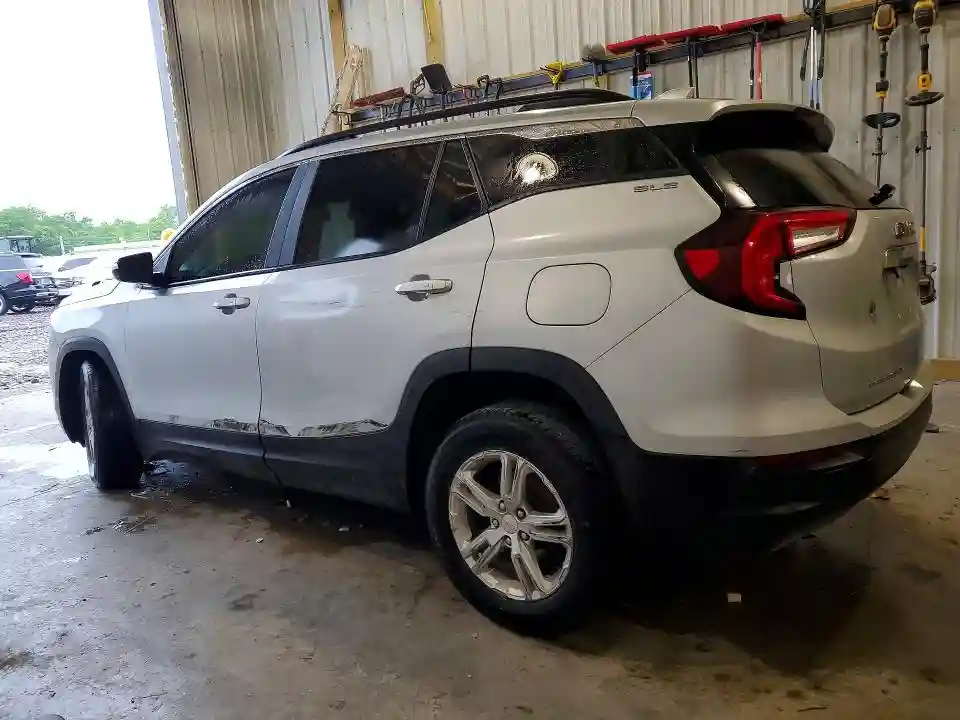 3GKALMEV5NL147002 2022 GMC TERRAIN-1