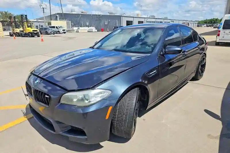 WBSFV9C55GD595740 2016 BMW M5-1