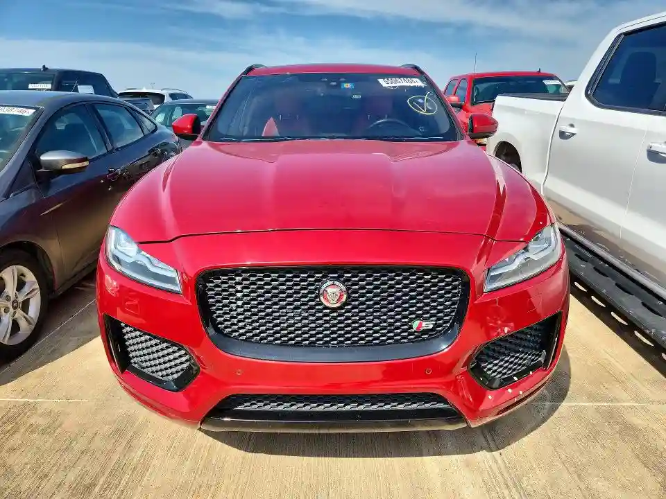 SADCM2FV7JA282718 2018 JAGUAR F-PACE-4