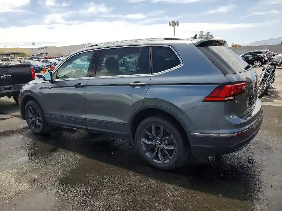 3VV3B7AX4PM055992 2023 VOLKSWAGEN TIGUAN-1