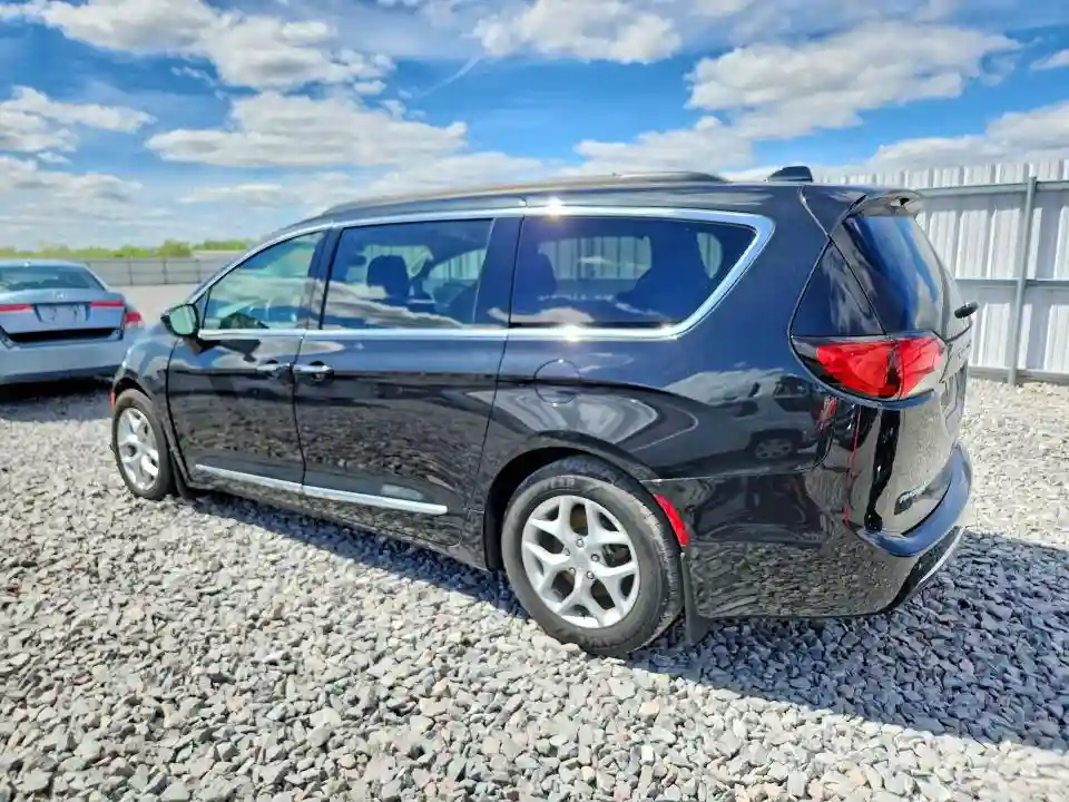 2C4RC1BG4HR759296 2017 CHRYSLER PACIFICA-1