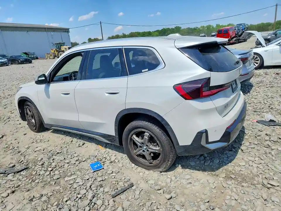 WBX73EF03R5Y86733 2024 BMW X1 M35I-1