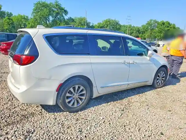 2C4RC1BG6JR332899 2018 CHRYSLER PACIFICA-2