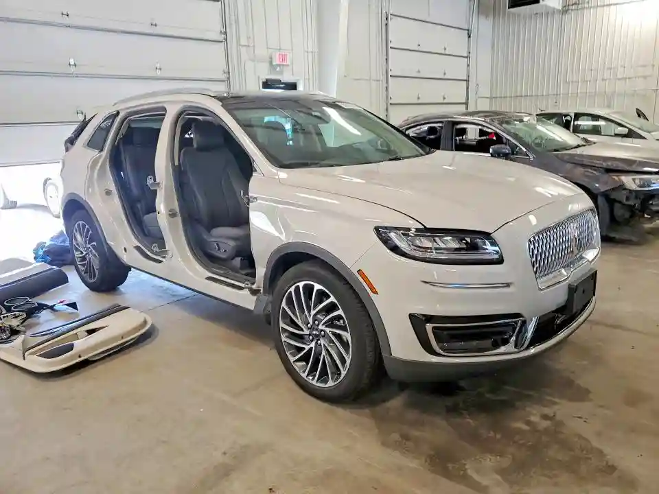 2LMPJ8LP5KBL61115 2019 LINCOLN NAUTILUS-3