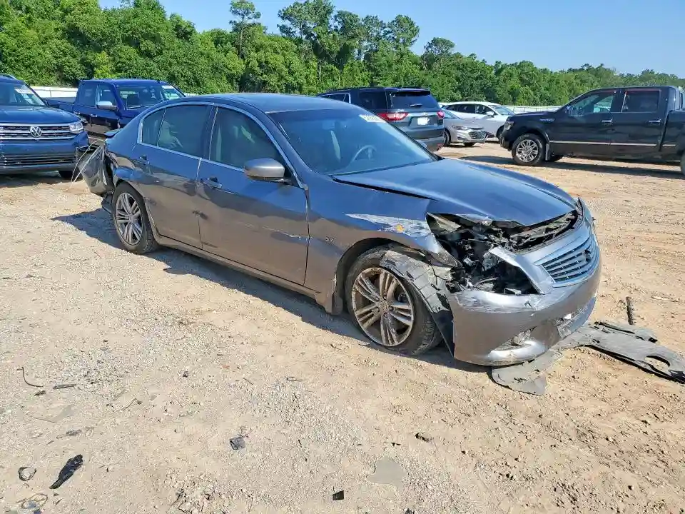 JN1CV6AP7FM503140 2015 INFINITI Q40-3