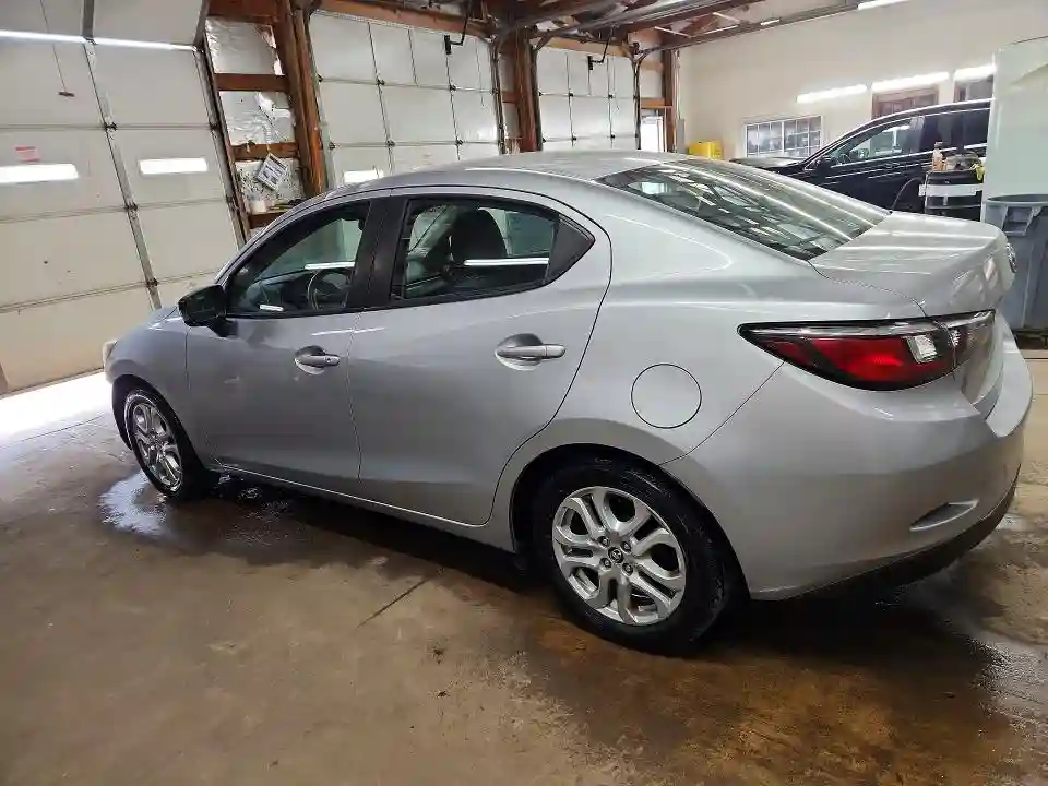 3MYDLBYV9JY321760 2018 TOYOTA YARIS-1