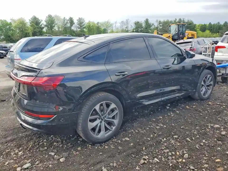 WA12AAGE3MB000947 2021 AUDI E-TRON-2