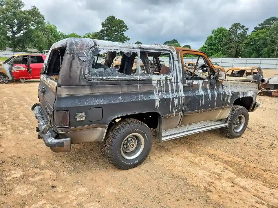 1GNEV18K8JF133758 1988 CHEVROLET BLAZER-2