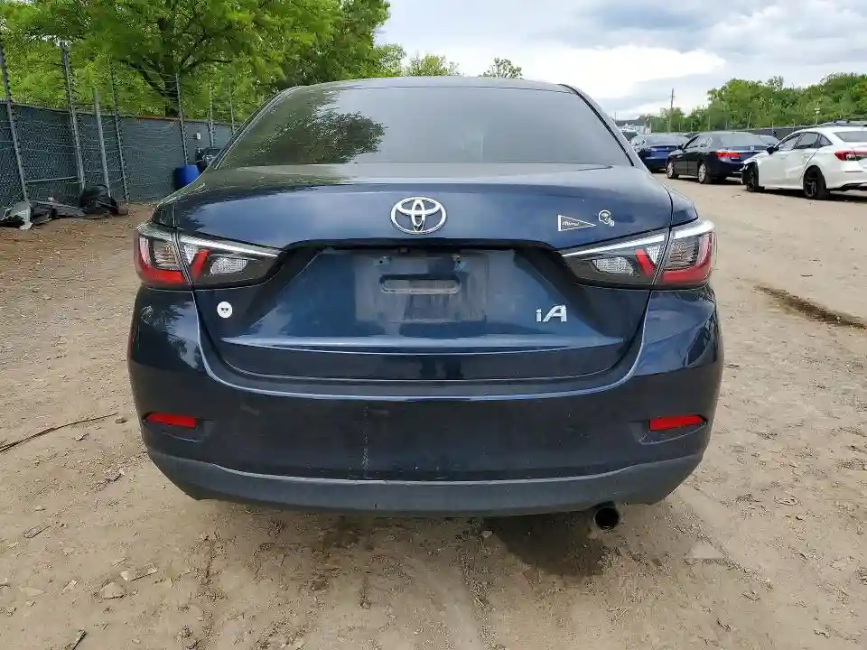 3MYDLBYV0HY151427 2017 TOYOTA YARIS-5