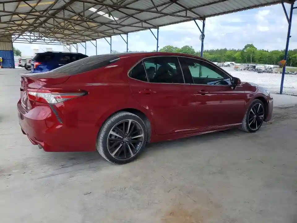 4T1B61HK9JU560656 2018 TOYOTA CAMRY-2