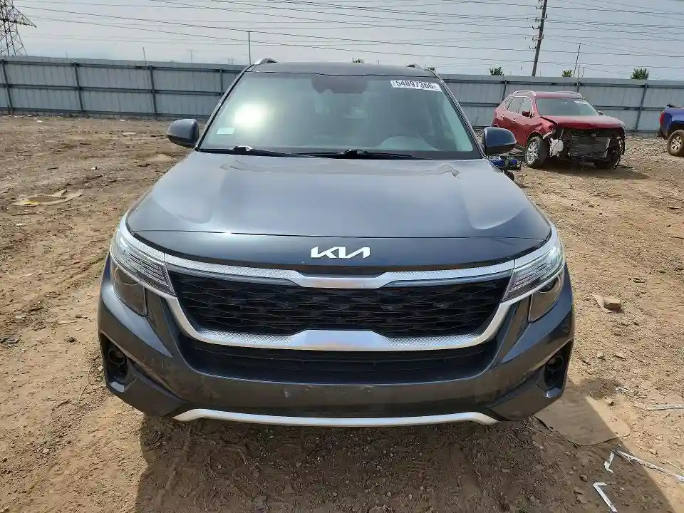 KNDEUCAAXP7454082 2023 KIA SELTOS-4