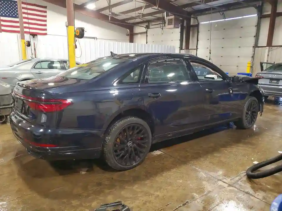 WAU8HAF83MN008405 2021 AUDI A8-2