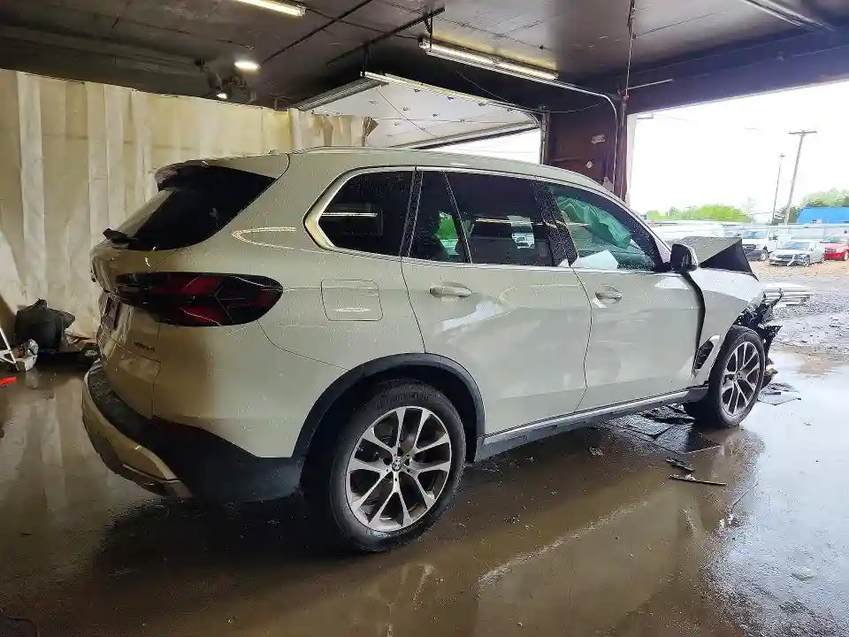 5UX23EU01T9120881 2026 BMW X5-2
