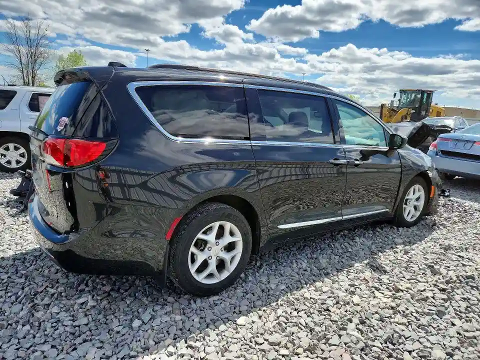 2C4RC1BG4HR759296 2017 CHRYSLER PACIFICA-2