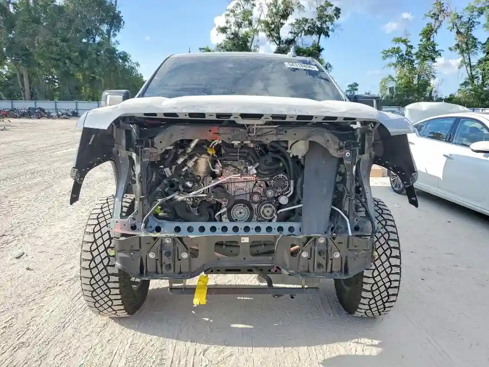 3GTUUFE83SG136323 2025 GMC SIERRA-4