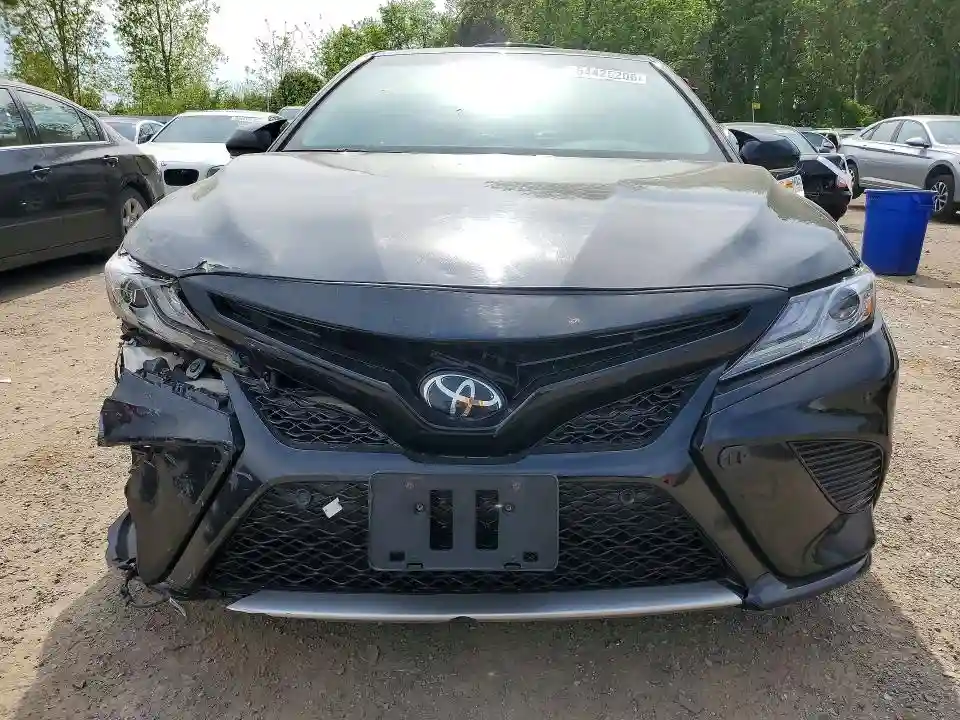 4T1B61HKXJU032317 2018 TOYOTA CAMRY-4