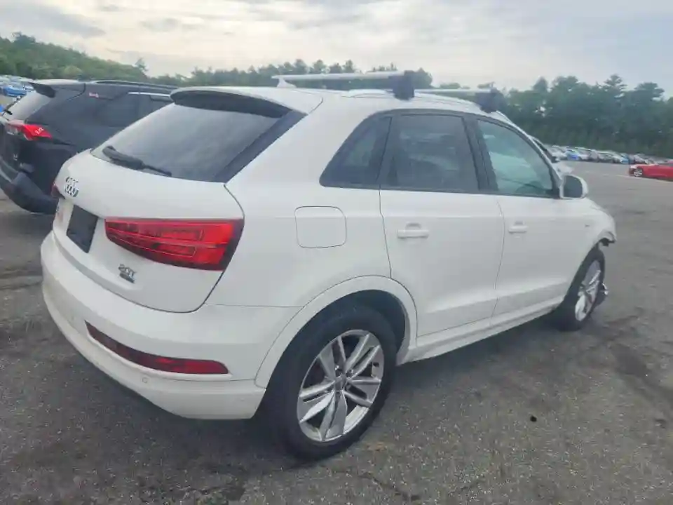 WA1ECCFS9JR003221 2018 AUDI Q3-2
