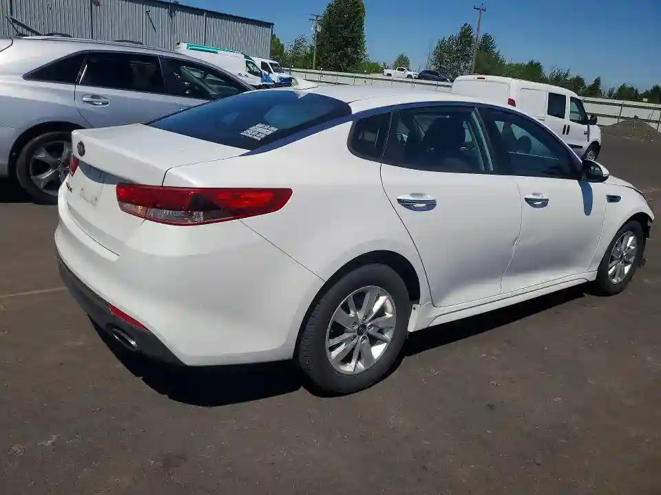 5XXGT4L36JG188574 2018 KIA OPTIMA-2