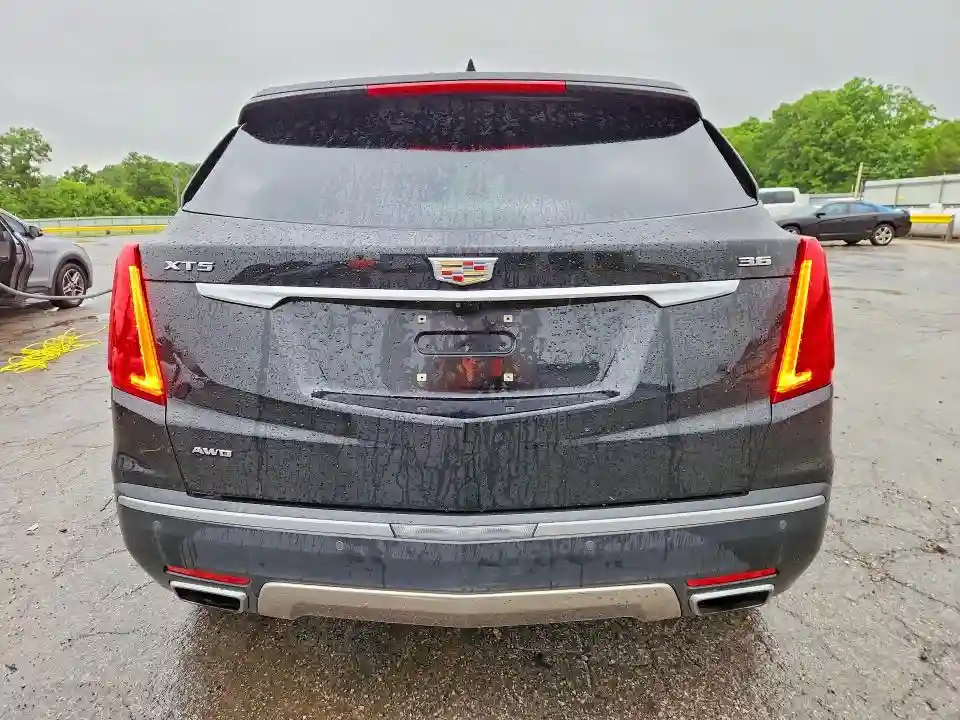 1GYKNFRS0HZ312242 2017 CADILLAC XT5-5