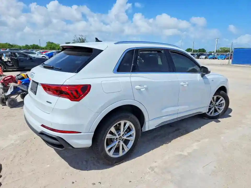 WA1DECF35R1117113 2024 AUDI Q3-2