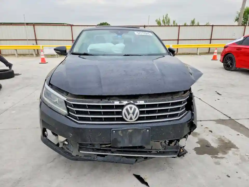 1VWCT7A34HC026551 2017 VOLKSWAGEN PASSAT-4