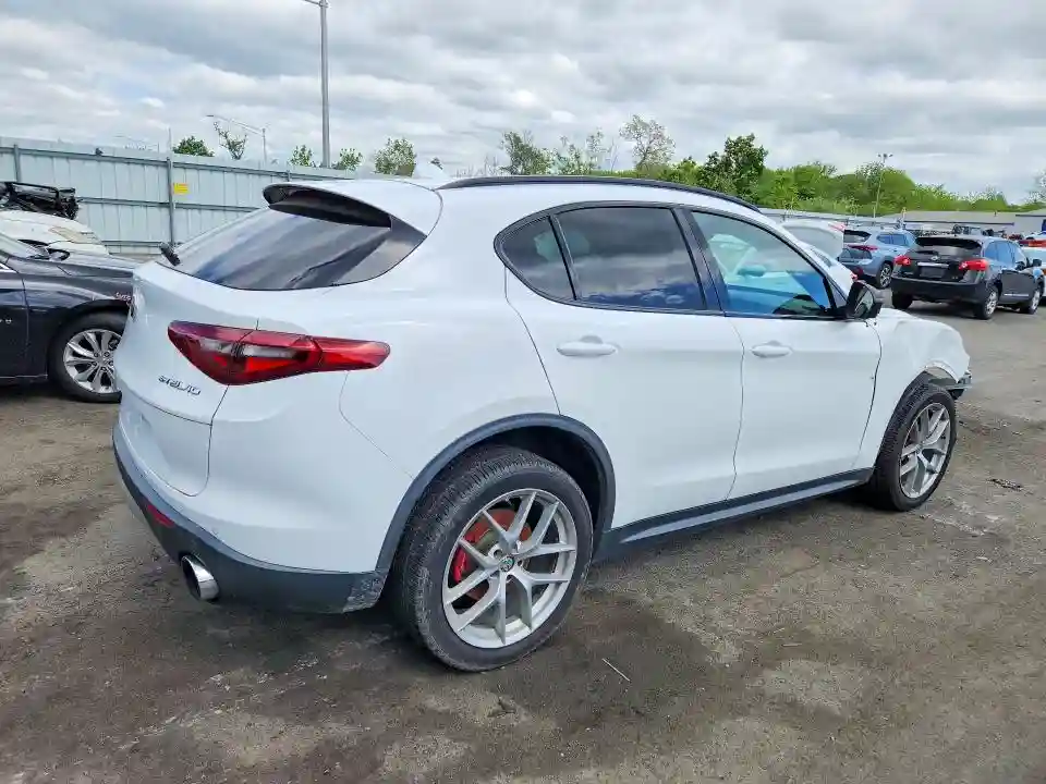 ZASFAKNN6J7B81614 2018 ALFA ROMEO STELVIO-2